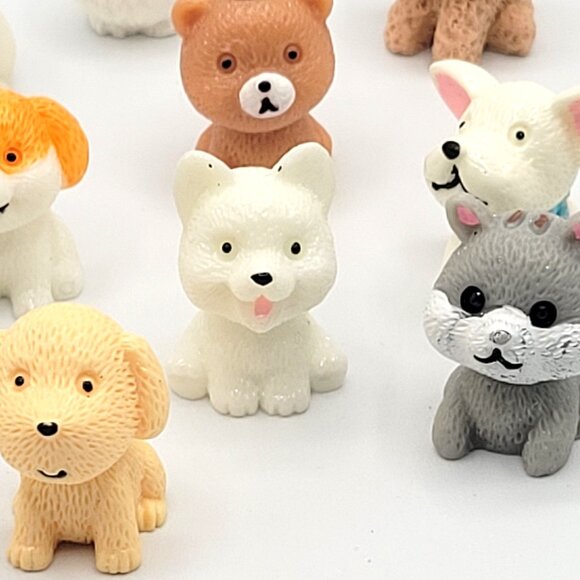12 Assorted Breeds of Puppy Dogs Sitting  Miniatures Resin 1" Figurines - Picture 5 of 8